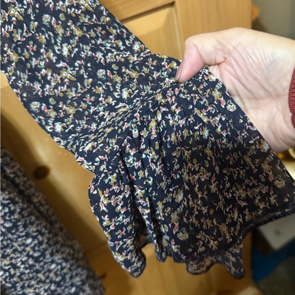 Urban Outfitters blue floral tiered, V-neck, long sleeved, mini dress size small - Picture 3 of 6